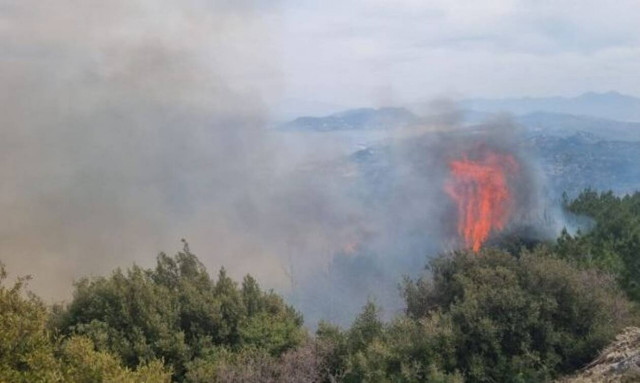 Μεγάλη φωτιά στη Σάμο - Εκκενώνεται ο οικισμός Βουρλιώτες