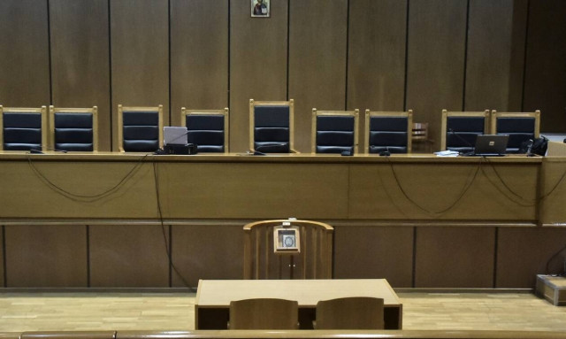 Θεσσαλονίκη: Ανατριχίλα από τις καταθέσεις για τα κορίτσια που βιάστηκαν από τον πατέρα φίλης τους