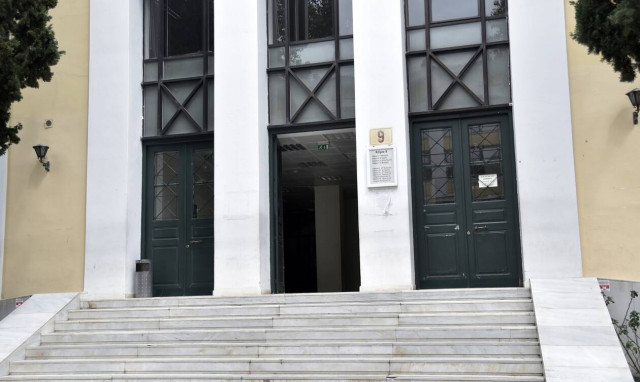 Θεσσαλονίκη: Στα κρατητήρια γιατί οδηγούσε μεθυσμένος και χωρίς δίπλωμα