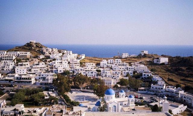 Ίος: Το νησί με τη μεγαλύτερη αύξηση ακτοπλοϊκών αφίξεων πανελληνίως