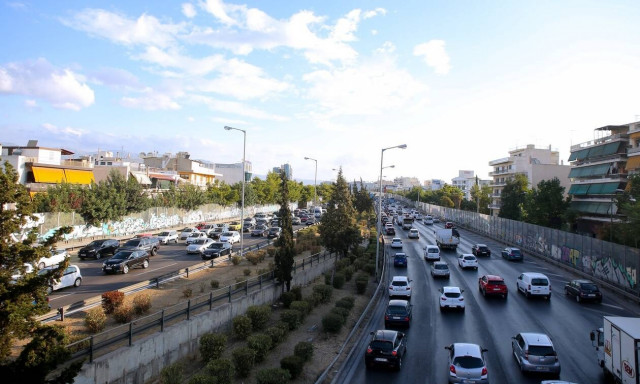 Κίνηση live: Kαθυστερήσεις σε Κηφισό και Κηφισίας