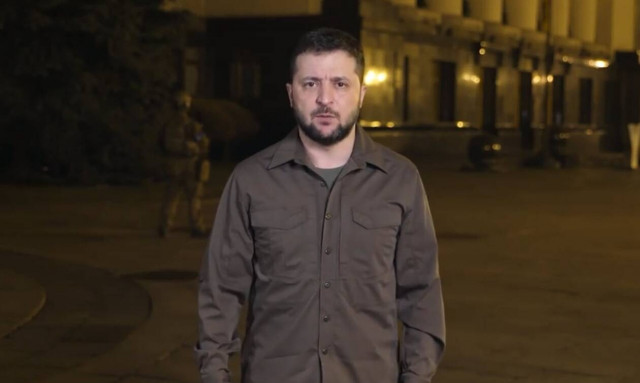 Ζελένσκι από δρόμο του Κιέβου: «Δεν πιστεύουμε κανέναν - Δεν θα εκχωρήσουμε τίποτα»