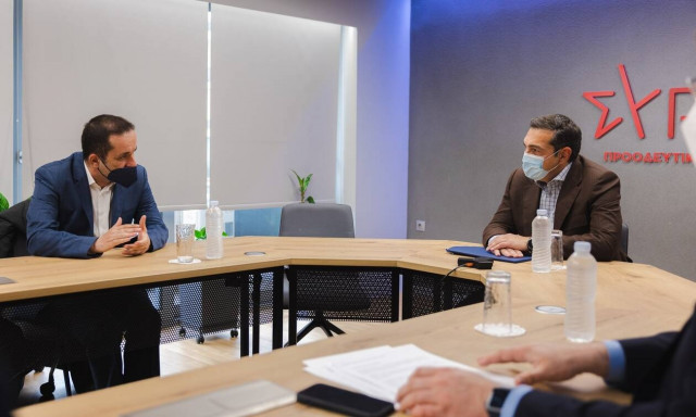 Τσίπρας σε δημάρχους Αττικής: Να μην περάσουν άλλα κόστη σε καταναλωτές και πολίτες