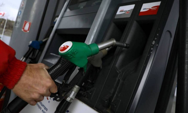 Την ανάγκη προσωρινής μείωσης της φορολογίας σε καύσιμα και ενέργεια προτείνουν Ευρωπαϊκή Επιτροπή