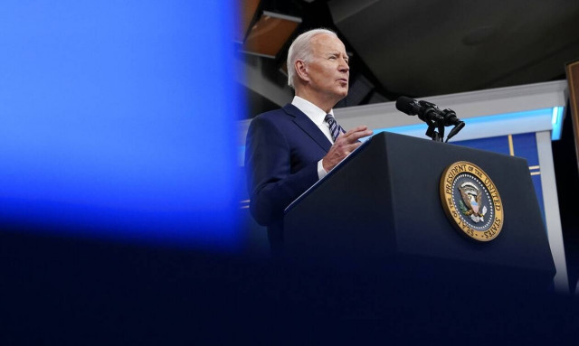 Πόλεμος στην Ουκρανία - Μπάιντεν: Ο Πούτιν αυτοαπομονώνεται στη Ρωσία και απολύει συμβούλους του