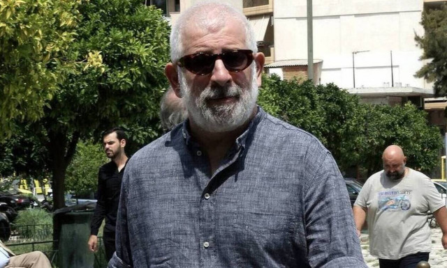 Φιλιππίδης: Συνεχίζεται η κατάθεση της 1ης μηνύτριας - Η εμφάνισή του, το επεισόδιο με τον Μπιμπίλα