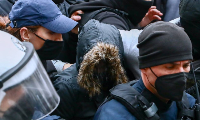 Πάτρα: Συγκλονισμένη η νονά της Τζωρτζίνας - «Πώς μπορεί μια μάνα να σκοτώσει το παιδί της;» (vid)