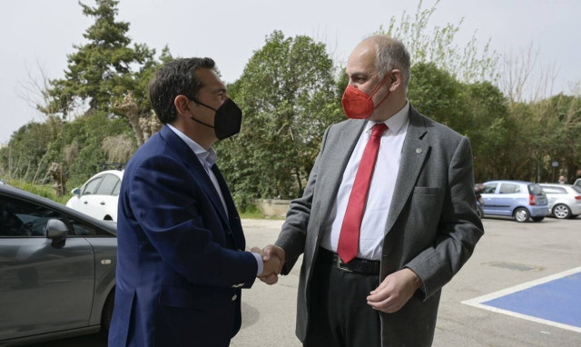 Τσίπρας: Άμεσα μείωση του ΦΠΑ στα τρόφιμα και προϊόντα μαζικής κατανάλωσης