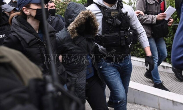 Ξυλοδαρμό της Ρούλας Πισπιρίγκου καταγγέλλει η οικογένειά της - Έρευνα από την ΕΛ.ΑΣ