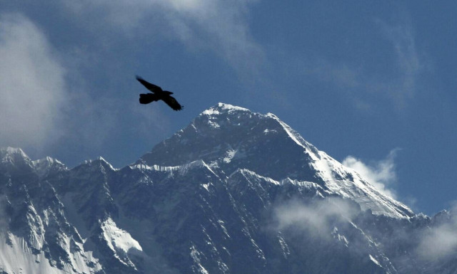 NASA: Αστροναύτης τράβηξε εντυπωσιακή φωτογραφία του Έβερεστ από το διάστημα