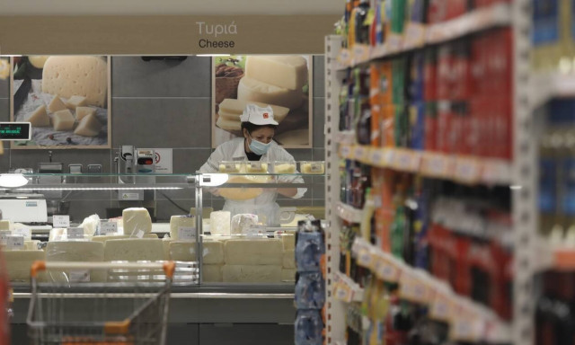 Έρχεται τις επόμενες ημέρες η μείωση του ΦΠΑ στα τρόφιμα - Στοχευμένες οι παρεμβάσεις λέει ο Πέτσας