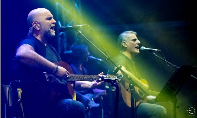 «Άνθρωπος στη θάλασσα»: Ακούστε το νέο τραγούδι των Πυξ Λαξ