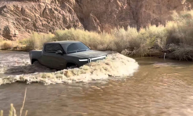 Είναι τα ηλεκτρικά αγροτικά… αδιάβροχα; (vid)