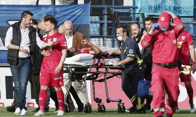 Super League: «Πάγωσαν» στη Νίκαια – Ο Ρομέρο έχασε τις αισθήσεις του, τον επανέφεραν οι γιατροί