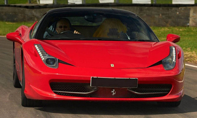 Εταιρεία προσφέρει οδήγηση supercars σε… 10χρονα