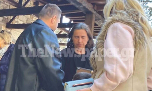 Μακρινίτσα: Βουβός πόνος στο μνημόσυνο για τα δύο αδέρφια - «O εγγονός μας απαλύνει τον πόνο μας»