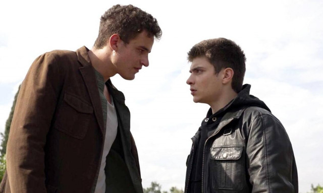 «Η Γη της Ελιάς» spoiler 4/4: Ο Φίλιππος επιστρέφει σπίτι του και ο Στέφανος το βάζει στα πόδια