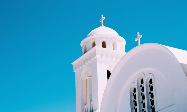 Πέντε προορισμοί που μας θυμίζουν γιατί το Πάσχα στην Ελλάδα είναι μοναδικό