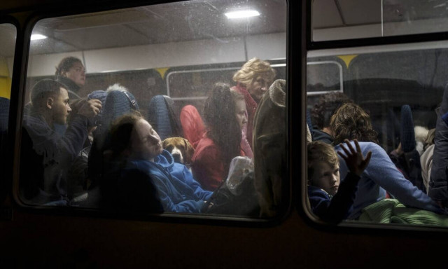 Ουκρανία: Εμπορικό πλοίο χτυπήθηκε από πύραυλο στη Μαριούπολη - Ένας τραυματίας