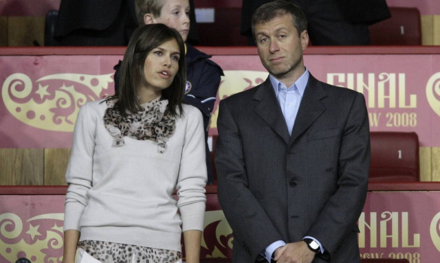 New York Post: O Αμπράμοβιτς εκλιπαρεί τους πλούσιος φίλους του να του δανείσουν 1 εκατ. δολάρια