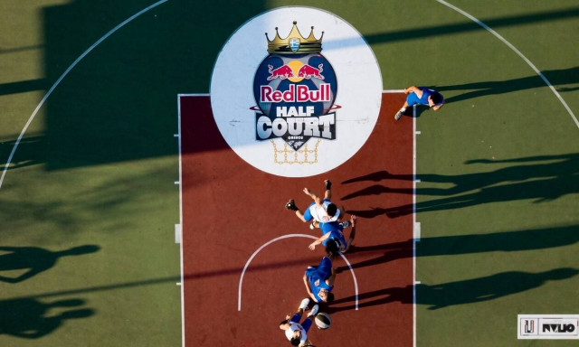 Είσαι για ένα 3on3; Ετοιμάσου γιατί έρχεται το Red Bull Half Court!