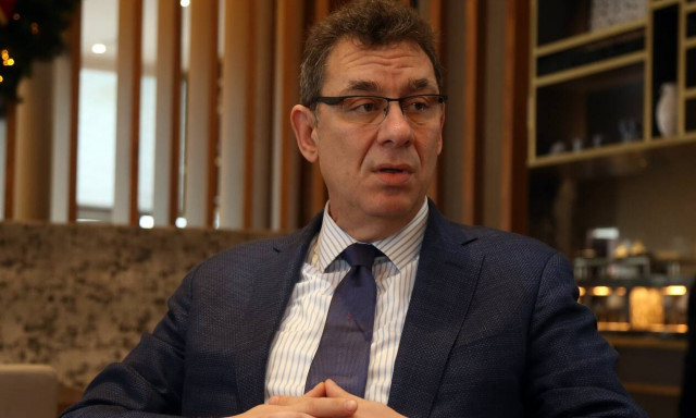 «Χρυσές δουλειές» για τους CEO των Pfizer, BioNTech και Moderna - Έβγαλαν πάνω από 100 εκατ. δολάρια