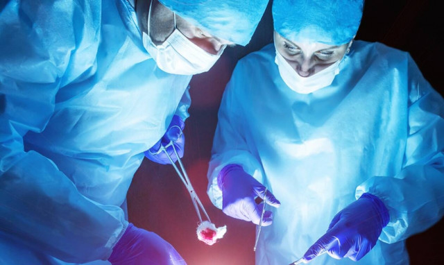 Ανώδυνη επέμβαση κύστης κόκκυγα με άμεση αποκατάσταση