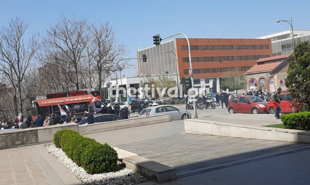 Απεργία - Θεσσαλονίκη: Επεισόδια με χημικά έξω από το λιμάνι μεταξύ μελών του ΠΑΜΕ και ΜΑΤ