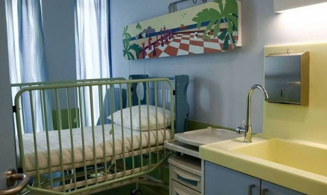 Πάτρα: Ο ιατροδικαστής Λέων «δείχνει» πώς προκλήθηκε από ασφυξία ο θάνατος σε Μαλένα και Ίριδα