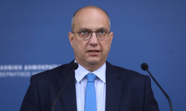 Γιάννης Οικονόμου στην ενημέρωση των πολιτικών συντακτών