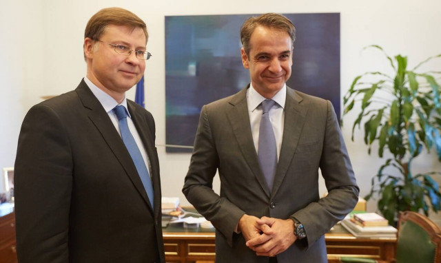 Live οι δηλώσεις Μητσοτάκη-Ντομπρόβσκις