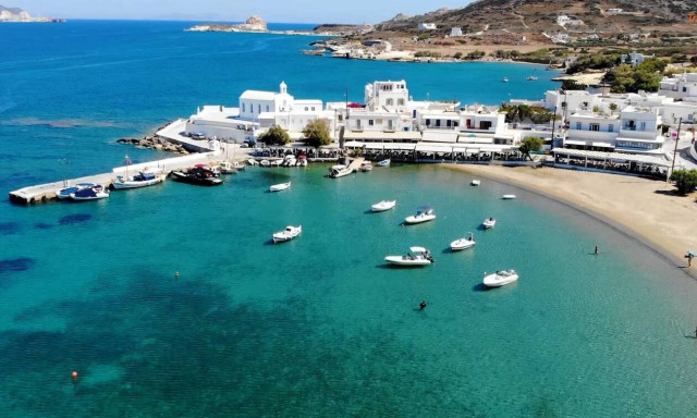 Πολλώνια: Το γραφικό ψαροχώρι της Μήλου (video)