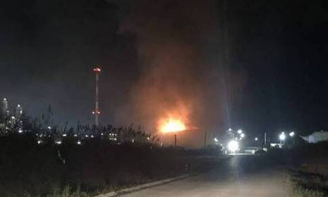 Καβάλα: Υπό έλεγχο η φωτιά στις εγκαταστάσεις των πετρελαίων στη Νέα Καρβάλη