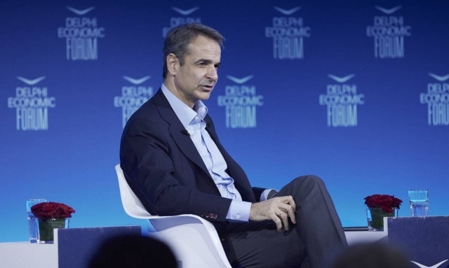 Η Ευρώπη αργεί, ο Μητσοτάκης βιάζεται και οι πολίτες δεν αντέχουν