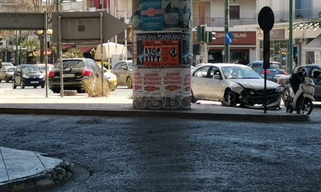 Τροχαίο στον Κηφισό – Αυτοκίνητο μπήκε ανάποδα στη Λένορμαν (photos)