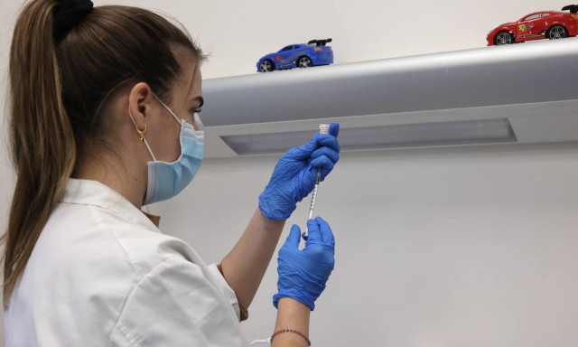 Παγώνη: Αρχές Σεπτεμβρίου τέταρτη δόση του εμβολίου σε όλους