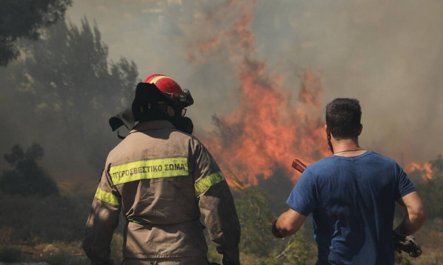 Παρατάσεις συμβάσεων διαφόρων ειδικοτήτων σε τροπολογία του υπουργείου Εσωτερικών