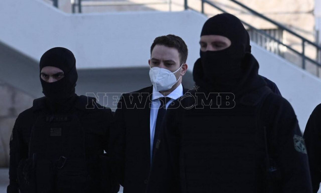 Δίκη Γλυκά Νερά: Στο δικαστήριο ο Μπάμπης Αναγνωστόπουλος - Ξεκινούν οι καταθέσεις