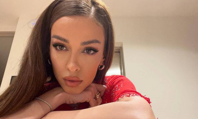 Ελένη Φουρέιρα: Συνεχίζει να προκαλεί «εγκεφαλικά» στο Instagram (photos)