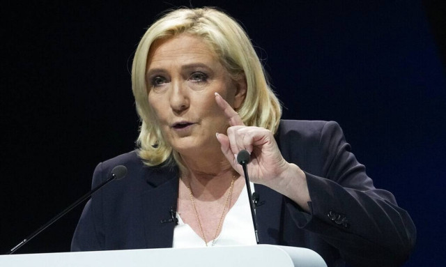 Γαλλικές εκλογές: Πολιτικές μεταρρυθμίσεις και προσφυγή σε δημοψηφίσματα, υποσχέθηκε η Λεπέν