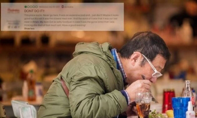 «Το χειρότερο που έχω πάει στη ζωή μου»: 10 έξαλλοι ξένοι τουρίστες κράζουν εστιατόρια στην Αθήνα