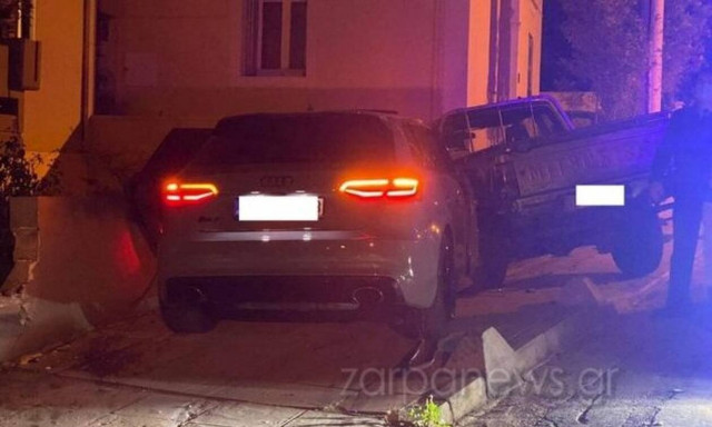 Χανιά: Τρελή πορεία αυτοκινήτου - Πήρε παραμάζωμα αγροτικό, έσπασε και τοίχο (pics)