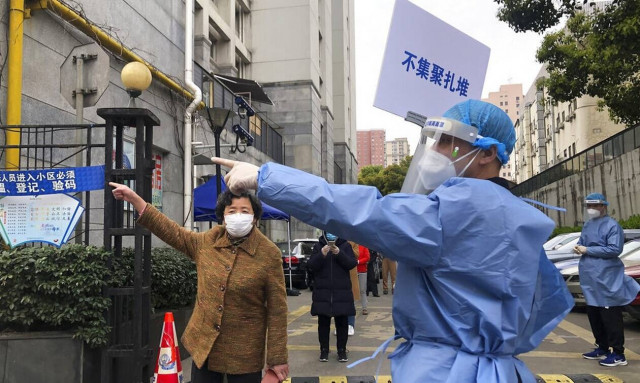 Σανγκάη: Με αυστηρές ποινές απειλούν οι αρχές όσους παραβιάζουν τα μέτρα του lockdown