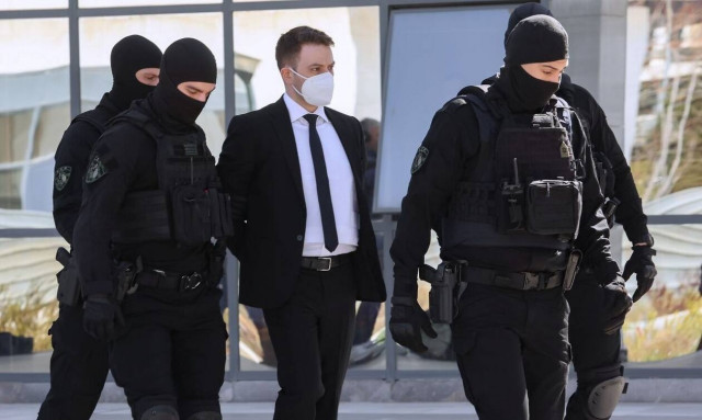 Γλυκά Νερά: Ο Μπάμπης «εξέτασε» τους μάρτυρες - Προσπαθούσε να κερδίσει ελαφρυντικά