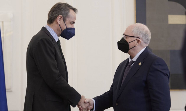 Επενδύσεις, ομογένεια, μεταρρυθμίσεις στη συνάντηση Μητσοτάκη με τον πρόεδρο Γερουσίας του Καναδά