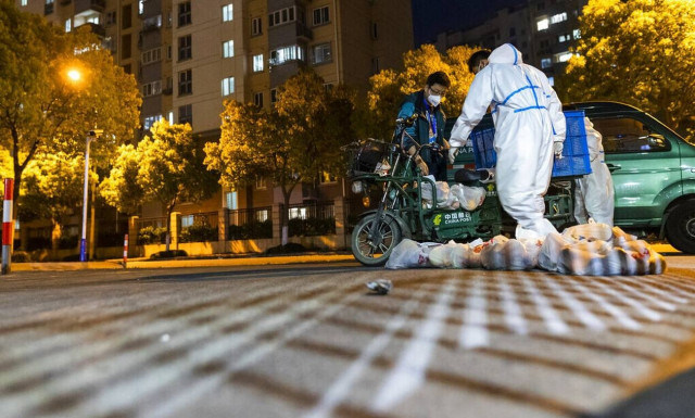 Κορονοϊός: «Ξεφεύγει» η κατάσταση στη Σανγκάη - Πολίτες συγκρούονται με αστυνομικούς στους δρόμους