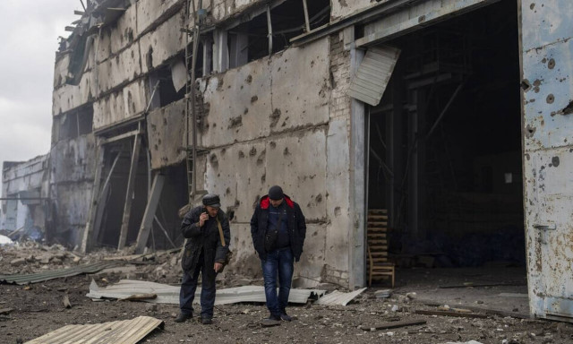 Πόλεμος στην Ουκρανία: Ο κυβερνήτης του Λουχάνσκ καλεί τους κατοίκους 6 πόλεων να τις εγκαταλείψουν