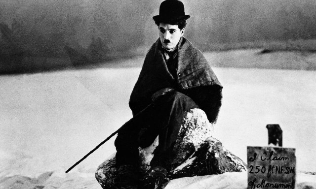 Τσάρλι Τσάπλιν: Ο άνθρωπος που έκανε όλο τον πλανήτη να γελά χωρίς να βγάλει λέξη