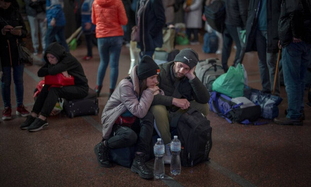 Πόλεμος στην Ουκρανία: Στέγαση και οικογενειακά επιδόματα σε Ουκρανούς πρόσφυγες προσφέρει η Γαλλία