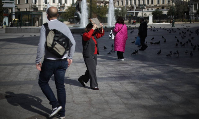 Αναστέλλεται από σήμερα το πρόστιμο των €100 στους άνω των 60 ετών – Ανοιχτό το ενδεχόμενο διαγραφής